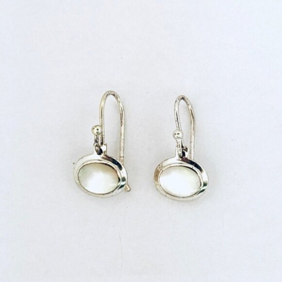 Estate Sterling Silver 925 Shell Drop Dangle Earrings Hook Lightweight 3.12g - Picture 1 of 11